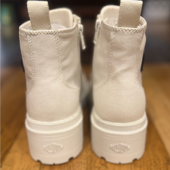 NEW - Size 10 - Palladium Women’s Cream High-Top Sneakers - Picture 3 of 7